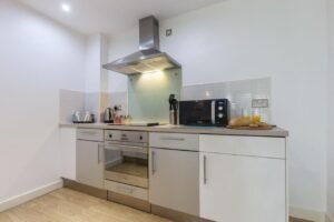 Discover modern, fully furnished Serviced Apartments in Sheffield with wood flooring, washer dryers, free WiFi, and on-site parking. Enjoy stylish living! Book Now With Urban Stay.
