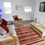 Discover cozy Milton of Campsie accommodation. Feel at ease to cozy up on the couch while enjoying the flat-screen TV, and utilize our complimentary WiFi to map out tomorrow's adventures Book Now with Urban Stay.