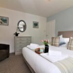 Book Modern Scotstounhill Accommodation near Glasgow City centre. Our Serviced Apartments are Fully Furnished with All Bills Incl and Cheaper Than Hotels! | Urban Stay