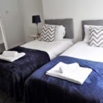 Discover comfort in Hillington Accommodation, Craigmuir Glasgow. Fully furnished, complimentary WiFi, and modern amenities. Reserve your stay now! | Urban Stay