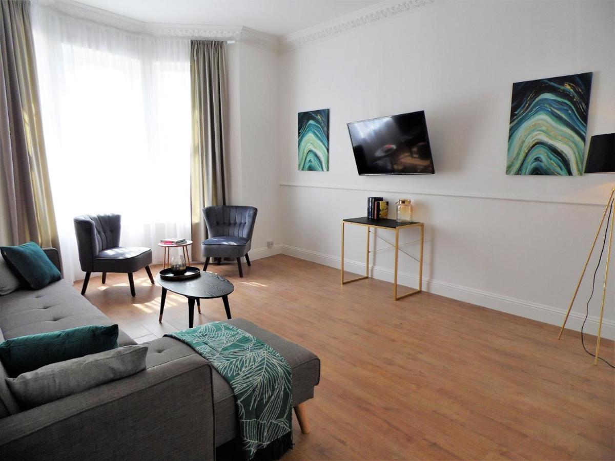 Chrysalis Apartment Serviced Apartments - Glasgow | Urban Stay