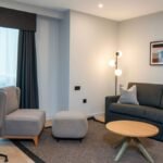 Serviced accommodation in Birmingham provide you all bills included, Chrome Cast TV, a pet-friendly and luggage lockers and co-working space.