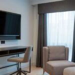 Serviced accommodation in Birmingham provide you all bills included, Chrome Cast TV, a pet-friendly and luggage lockers and co-working space.