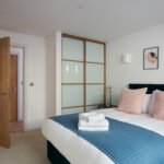 Hammersmith Short-Lets Accommodations showcases expert interior design with contemporary, comfortable furnishings. ideal for relaxation. Book Now +44 (0) 208 691 3920