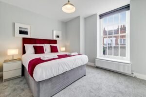 Looking for self-catering accommodation in Central London? Our Short Let Apartments Soho place you near sights, shopping, West End, nightlife