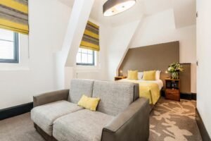 Discover Ainscow Serviced Apartments for premium extended stay accommodation. Ideal for business and leisure with modern amenities. | Urban Stay