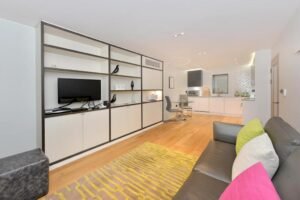 Discover Wigmore Suites, luxury apartments in Westminster with stylish suites, top amenities, and a prime location for business and leisure. | Urban Stay