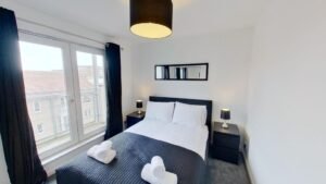 Bothwell Road, Premier Aberdeen Corporate Serviced Apartments with modern comforts, excellent transport links, and nearby attractions. | Urban Stay