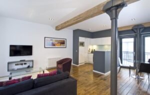 Discover luxury furnished rentals at Malt House in Edinburgh. Ideal for business and leisure, near key attractions and transport links. | Urban Stay