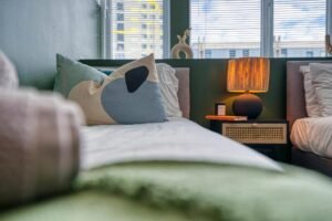 Welcome to Enterprise House Apartment for convenient corporate stays. Enjoy modern amenities and nearby attractions. Book with us ! | Urban Stay