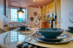 Welcome to Enterprise House Apartment for convenient corporate stays. Enjoy modern amenities and nearby attractions. Book with us ! | Urban Stay