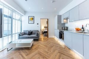 Discover Wellington House Apartments, ideal serviced apartments in Reading, UK, perfect for business and leisure with modern amenities. | Urban Stay