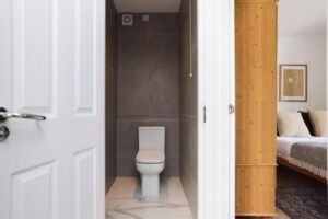 Discover Lambeth luxury at Streatham Crib. Ideal for business or leisure, enjoy modern comforts, convenient transport links, and top London attractions. | Urban Stay