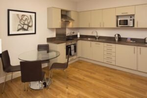 Discover luxury and convenience at our Apartments, ideal premium serviced residence in Reading. Perfect for business and leisure travellers. | Urban Stay
