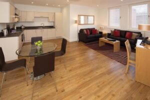 Discover luxury and convenience at our Apartments, ideal premium serviced residence in Reading. Perfect for business and leisure travellers. | Urban Stay