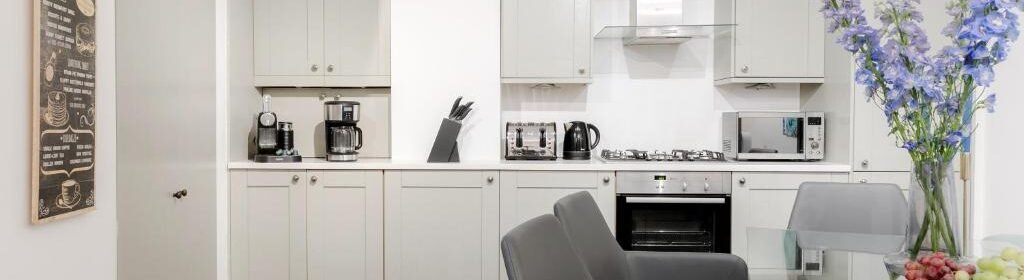 Book Oxford Street Accommodation London near Soho & Covent Garden. Ideal corporate lets with easy access to transport, dining & attractions.