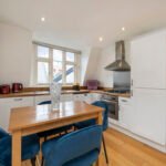 Discover luxury apartments in Fitzrovia at Hanson Street. Enjoy comfort, style, and easy access to London’s top attractions! | Urban Stay