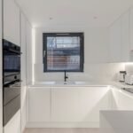 Book spacious apartments at Swan Court. Ideal for business and leisure with top amenities and easy access to London’s attractions. | Urban Stay
