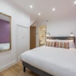 Stay at Warren Street for modern apartments in Fitzrovia, offering comfort, convenience, and easy access to business and tourist hubs. | Urban Stay