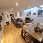Book the best Serviced Apartment at London Bridge for families and groups. This large corporate accommodation is suitable for up to 7 guests! Urban Stay