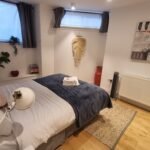 Book the best Serviced Apartment at London Bridge for families and groups. This large corporate accommodation is suitable for up to 7 guests! Urban Stay