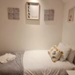 Book the best Serviced Apartment at London Bridge for families and groups. This large corporate accommodation is suitable for up to 7 guests! Urban Stay