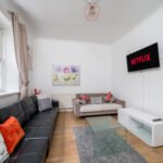 Serviced apartment in Canary Wharf. Sleeps 8. Close to ExceL, O2, and DLR. Perfect for business, relocation, or city breaks.