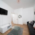 Serviced apartment in Canary Wharf. Sleeps 8. Close to ExceL, O2, and DLR. Perfect for business, relocation, or city breaks.
