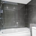 Stay in a premium Canary Wharf Serviced Apartment with river views, parking, and space for up to 8 guests. Don’t miss out – book now!