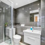 Stay in a premium Canary Wharf Serviced Apartment with river views, parking, and space for up to 8 guests. Don’t miss out – book now!