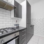 Stay in a premium Canary Wharf Serviced Apartment with river views, parking, and space for up to 8 guests. Don’t miss out – book now!