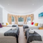 Stay in a premium Canary Wharf Serviced Apartment with river views, parking, and space for up to 8 guests. Don’t miss out – book now!