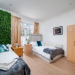 Stay in a premium Canary Wharf Serviced Apartment with river views, parking, and space for up to 8 guests. Don’t miss out – book now!