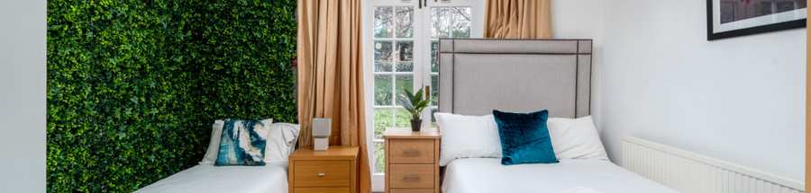 Canary Wharf Serviced Apartment | Modern Stays with Urban Stay Stay in a premium Canary Wharf Serviced Apartment with river views, parking, and space for up to 8 guests. Don’t miss out – book now!