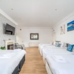 Serviced apartment in Canary Wharf. Sleeps 8. Close to ExCeL, O2, and DLR. Perfect for business, relocation, or city breaks.