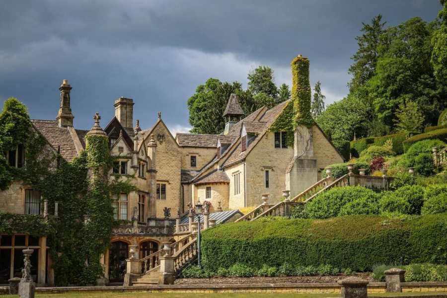 Explore the Snowdrop Festival in the Cotswolds