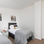 Book the perfect holiday accommodation in Stevenage. Stay at this charming 2-bed cottage in Hertfordshire with a garden and parking!
