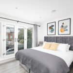 Book serviced accommodation in Enfield London with great transport links, modern amenities & access to parks, shops & cultural sights!