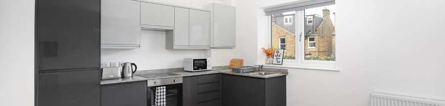 Serviced Apartment Enfield – Ideal Short Stay | Urban Stay Book Short Let Apartments Wood Green, North London – stylish, fully furnished, and perfect for both business and leisure stays.