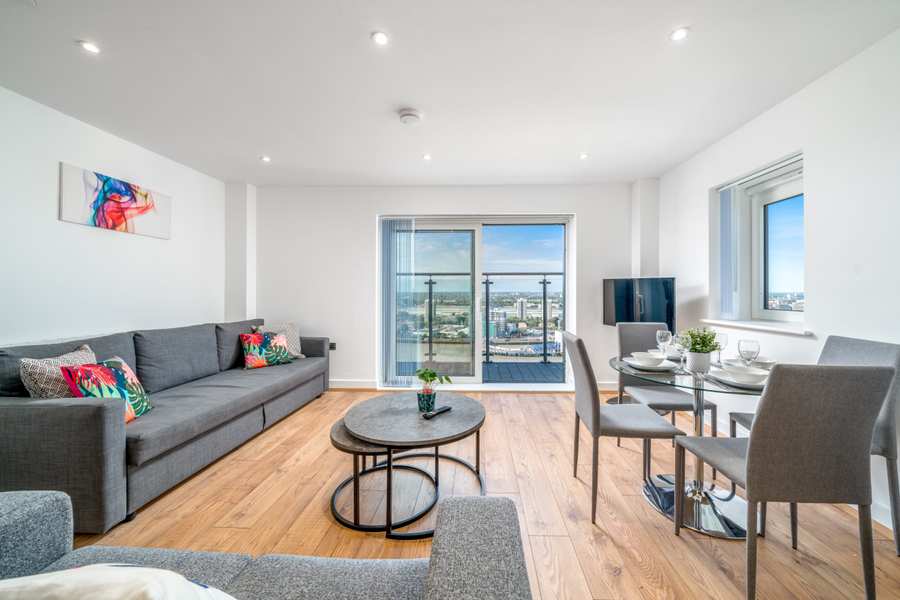 Serviced Apartments Greenwich East London | Urban Stay Stay-at-Serviced-Apartments-Greenwich-Enjoy-Thames-views,-modern-amenities,-and-easy-access-to-Canary-Wharf.-Book-Now