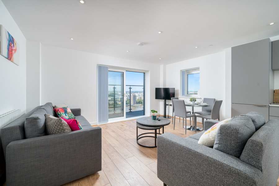 Serviced Apartments Greenwich East London | Urban Stay Stay-at-Serviced-Apartments-Greenwich-Enjoy-Thames-views,-modern-amenities,-and-easy-access-to-Canary-Wharf.-Book-Now