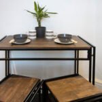 Stay comfortably at this Exeter Serviced Accommodation near the University, Exeter Quay, and transport links. Ideal for business and leisure.