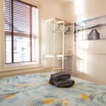 Stay comfortably at this Exeter Serviced Accommodation near the University, Exeter Quay, and transport links. Ideal for business and leisure.