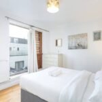 Serviced Apartment Westminster near Waterloo with modern amenities and great London Eye views. Perfect for couples and business stays.
