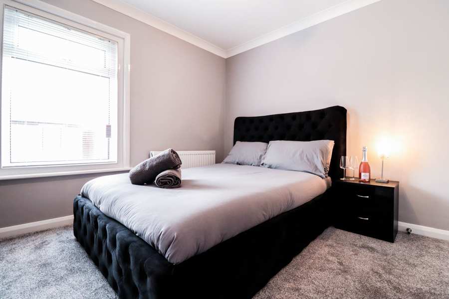 Granville Road Apartment Serviced Apartments - Essex | Urban Stay