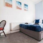 Spacious 4-bedroom serviced apartments Portsmouth near key transport and attractions. Perfect for families and business travellers. Book Now