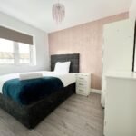 Enjoy a comfortable stay at Short Let Apartments in Luton, with convenient access to transport links, local attractions, and business hubs.