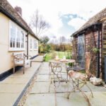 Book Cheap Hotel Alternatives near Chelmsford with our Essex Serviced Apartments! Our furnished 2-bed flat is great for corporate short lets.