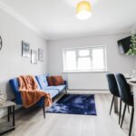 Enjoy spacious Luton serviced apartments with private parking near London Luton Airport, perfect for business and leisure stays. Book Now!
