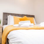 Enjoy spacious Luton serviced apartments with private parking near London Luton Airport, perfect for business and leisure stays. Book Now!